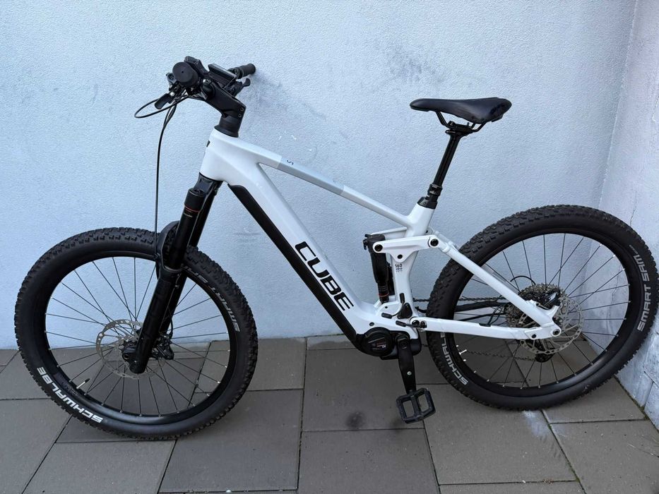 Bicicleta electrica Cube