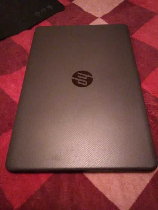 Лаптоп HP Intel Core i5,Windows 11 Retail key