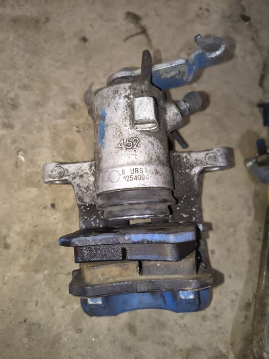 Vând etrieri golf 5 .punte spate