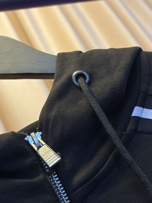 Trening Boss cu gluga