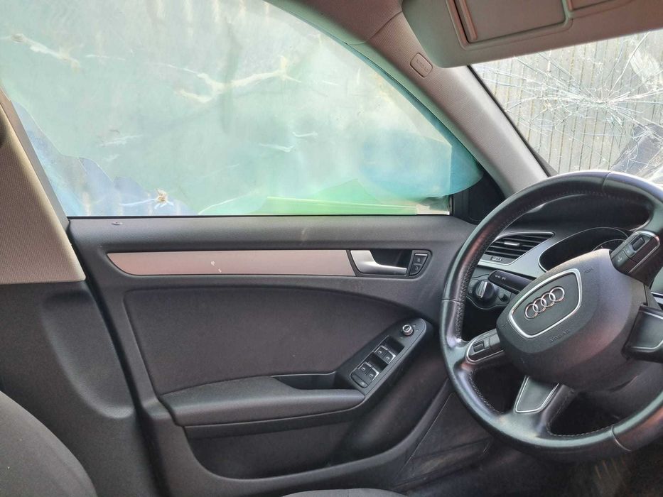 Auto AUDI A4 B8 avariat