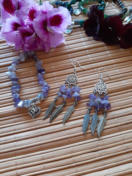 Ръчно изработени уникални бижута от полускъпоценни камъни. Подаръци.