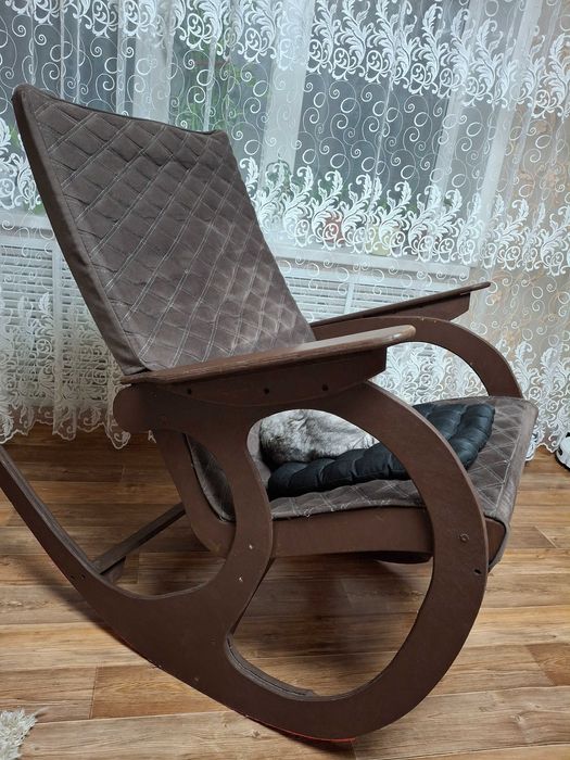 Продам кресло качалку