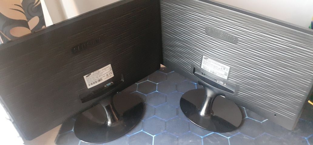 Мониторы 60hz s22D300 и s22c150