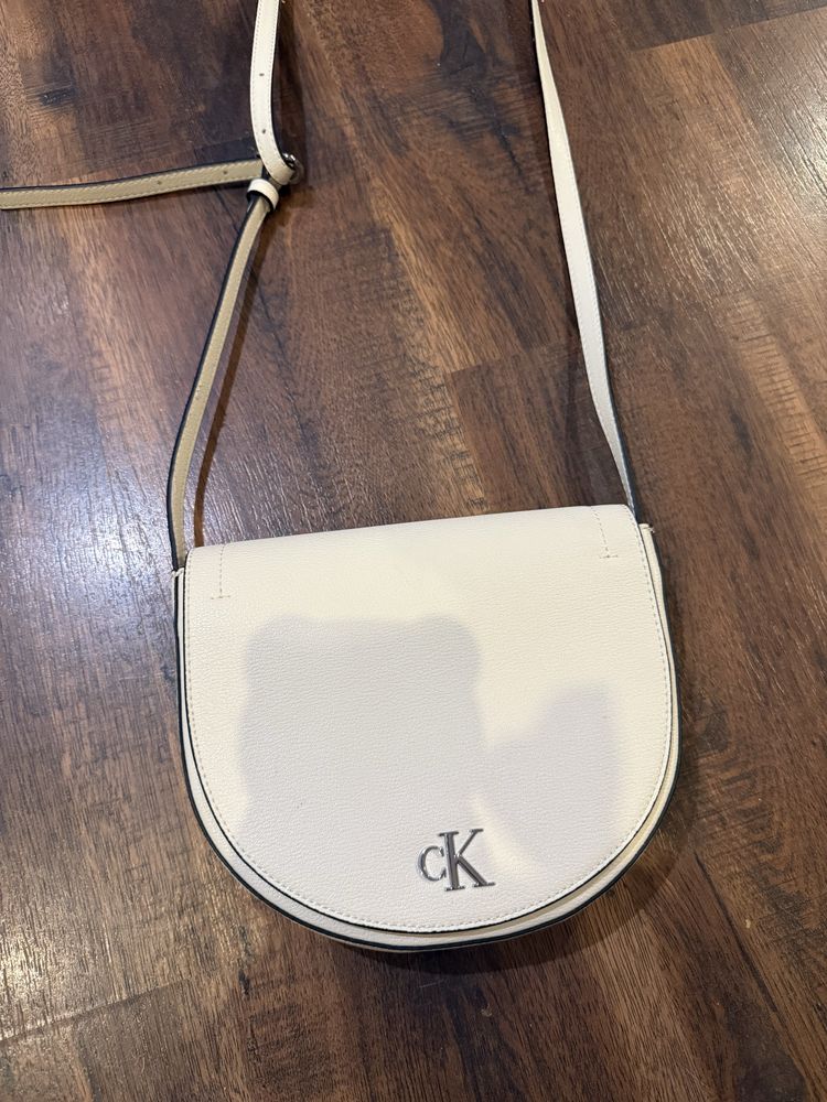 Calvin klein чанта