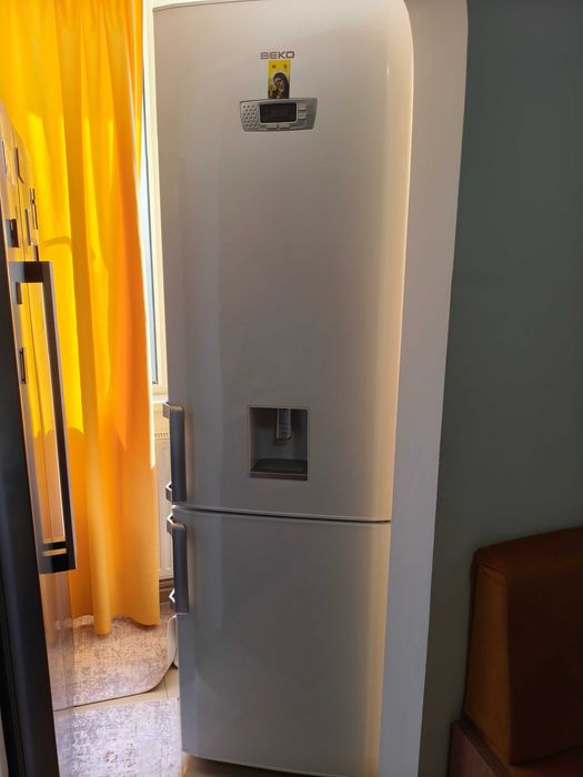 Vând Combina frigorifică BEKO