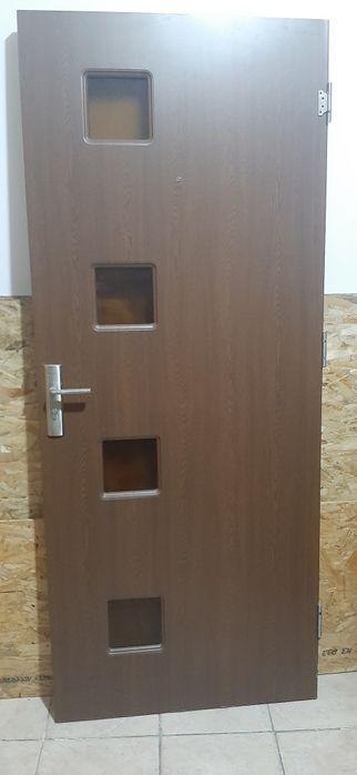 Usi interior second-hand