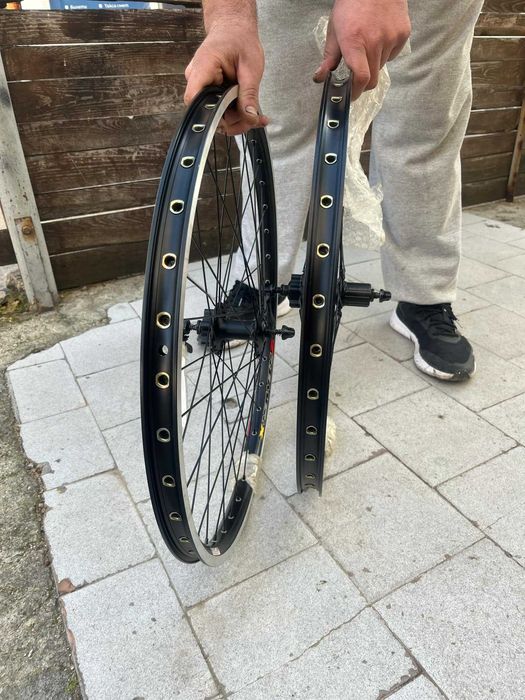 НОВИ КАПЛИ 26 (590-23mm) с Shimano главини