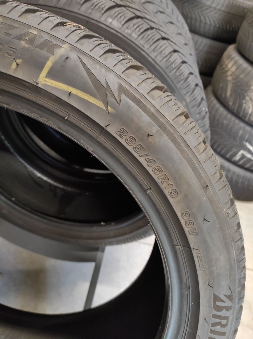 235/45/19 Bridgestone