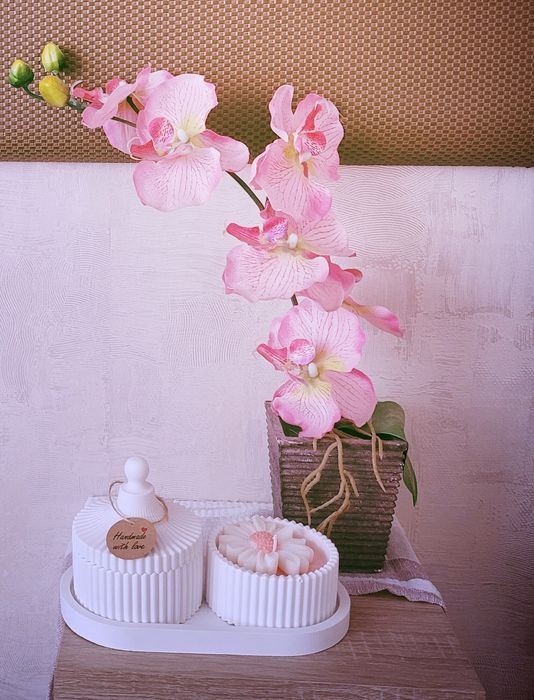 Кутийка за бижута ,табличка и свещ