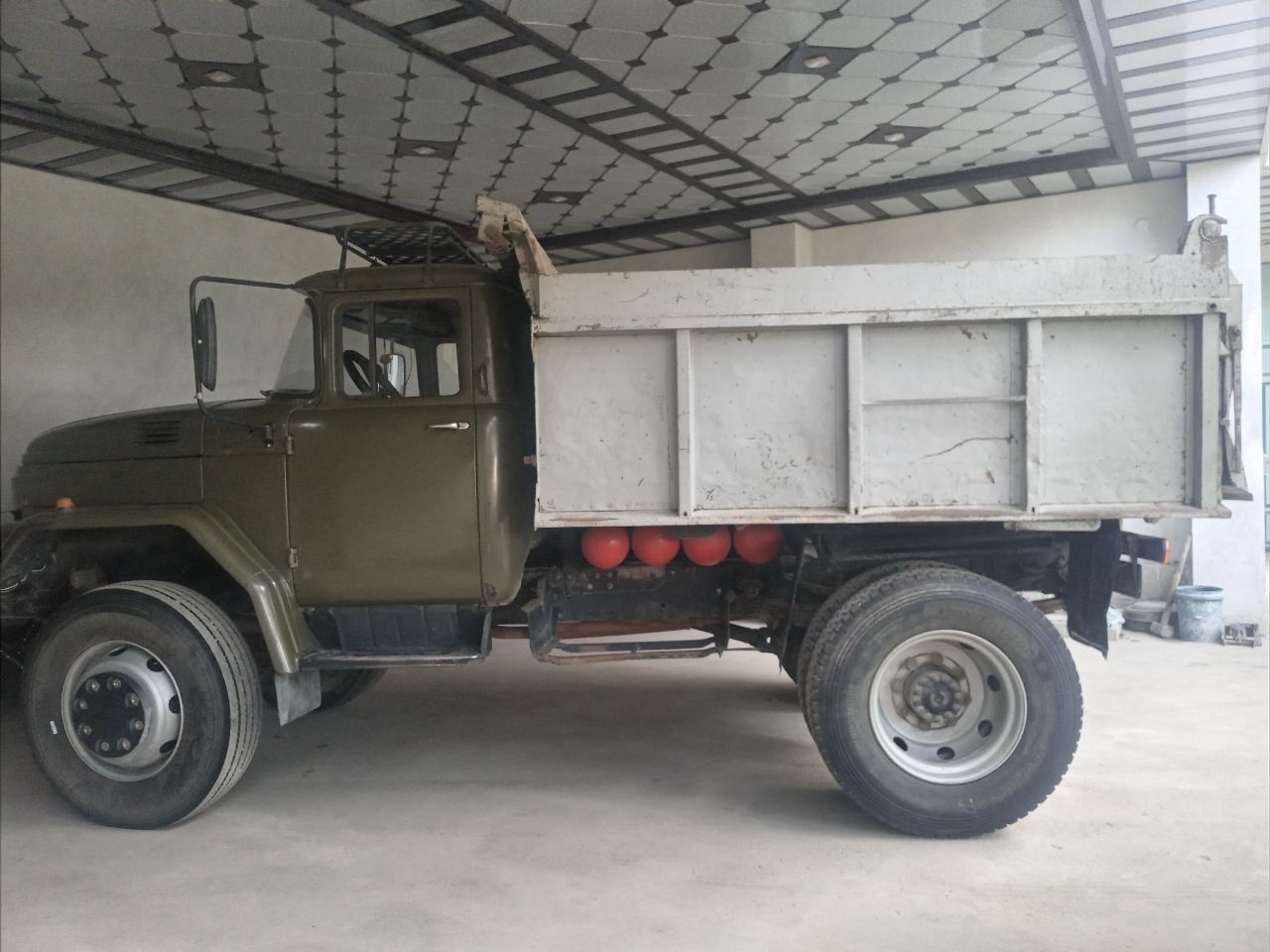 Zil 130 sotiladi