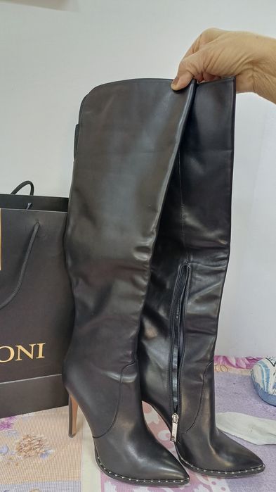 Продам кожаные сапоги