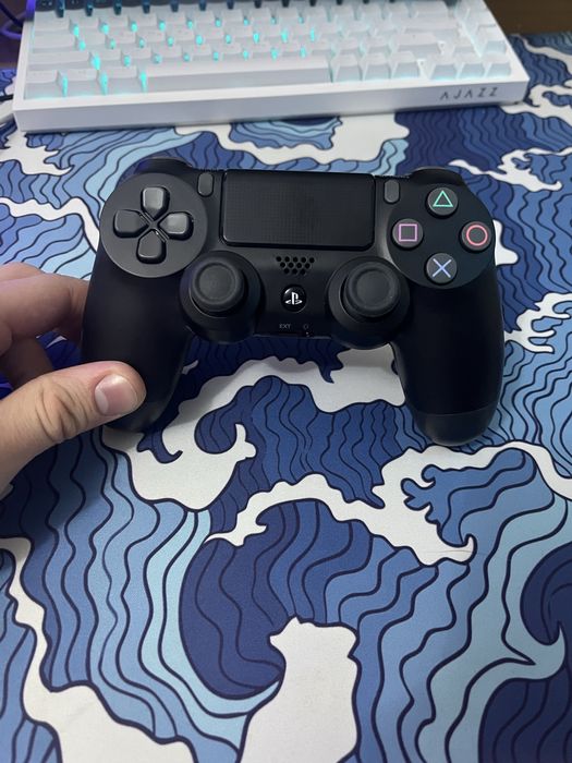 Продам геймпад на ps4
