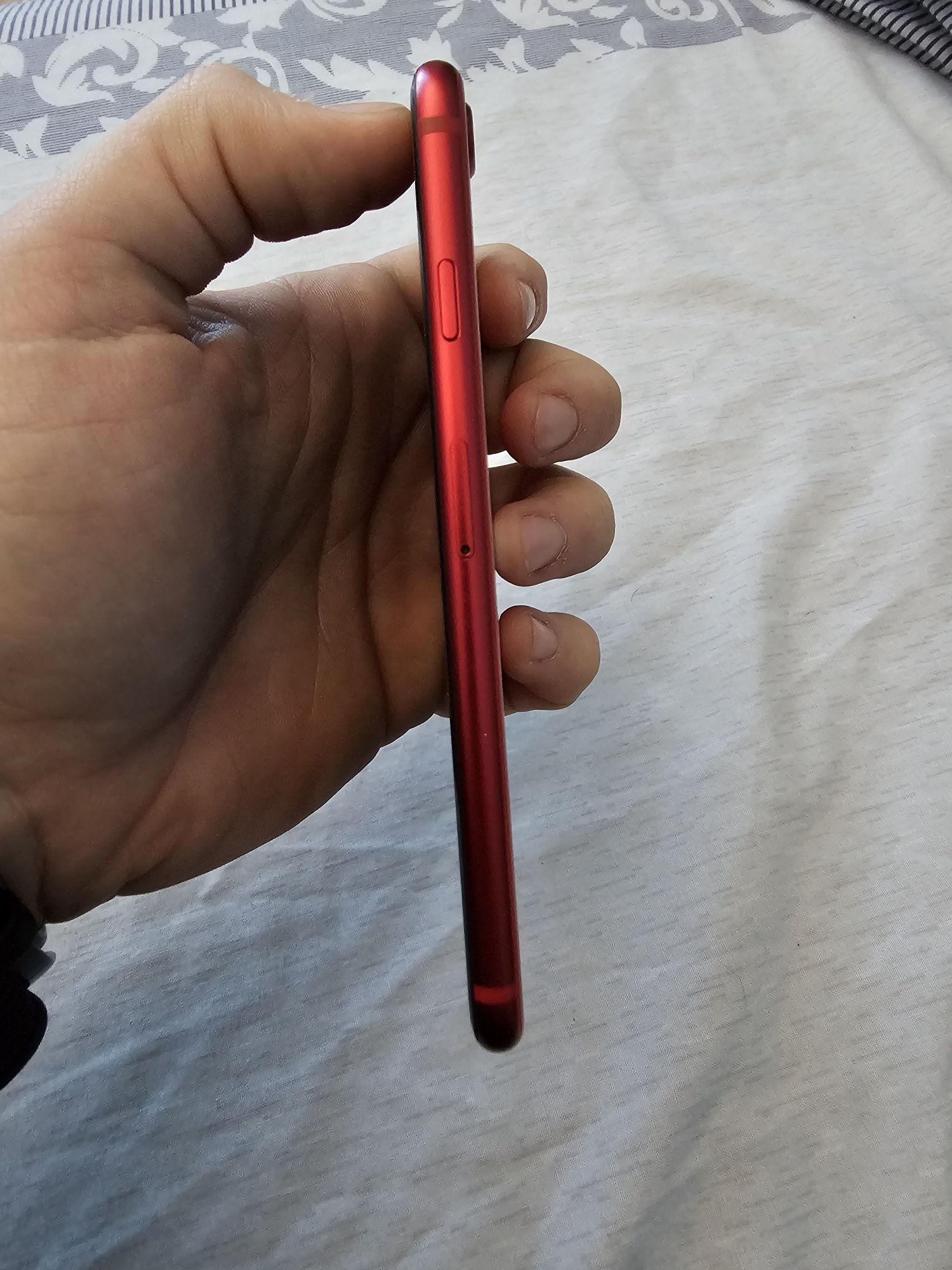 КАТО НОВ! Iphone SE 2020 64GB  2nd gen product red