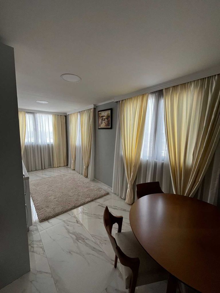 Продава се Тристаен апартамент в Пловдив, Христо Смирненски - 135 кв.м за 1371 €/кв.м - Снимка #3