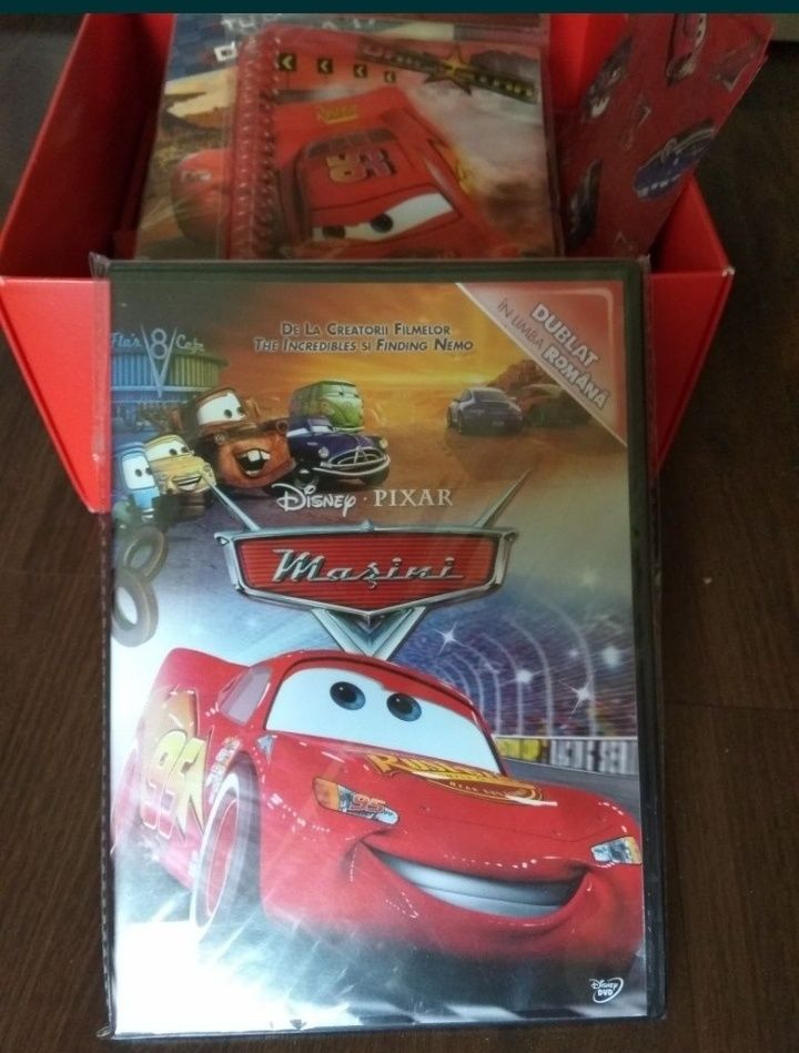 Set CARS. Film DVD, puzzle, joc DOMINO