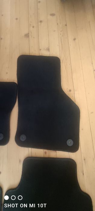 Стелки -текстил ,оригинални  за Шкода Октавия  3