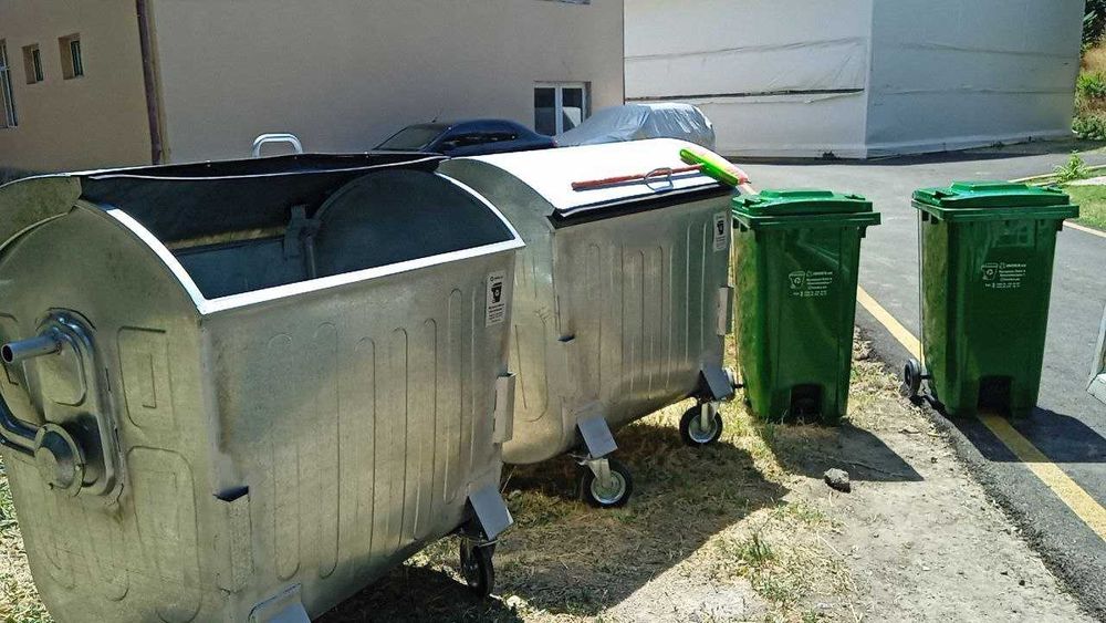 Металичиский мусор бак