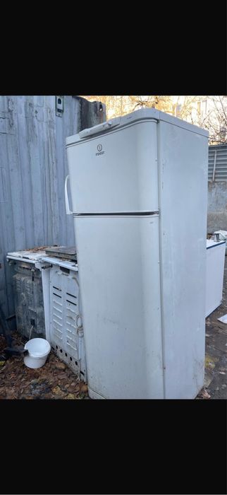 Продается холодильник, полностью рабочий