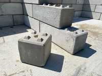 Blocuri de beton tip Lego