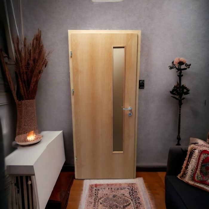 Usi de interior disponibil pe stoc