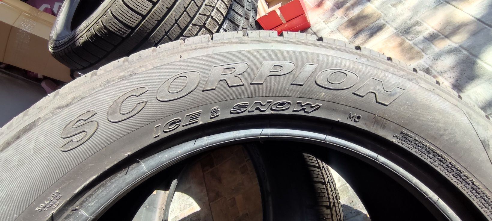 Cauciucuri R 20 , Hankook și Pirelli