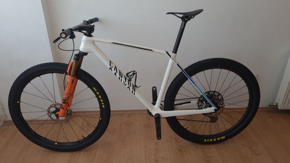 Canyon carbon 8,3 kg
