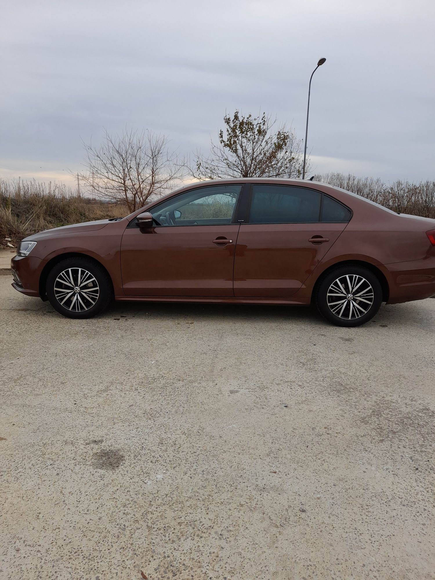 Volkswagen  jetta  echipare  Allstar  Euro 6  benzină 1.2 tsi cu 105 c