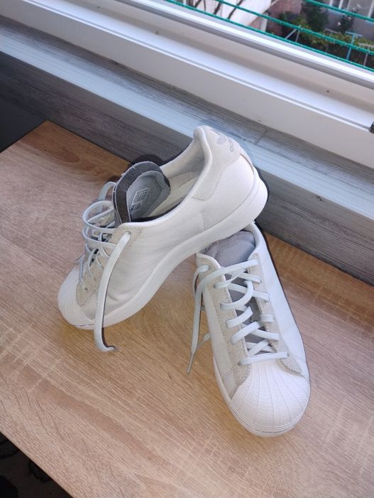 Adidași Superstaruri