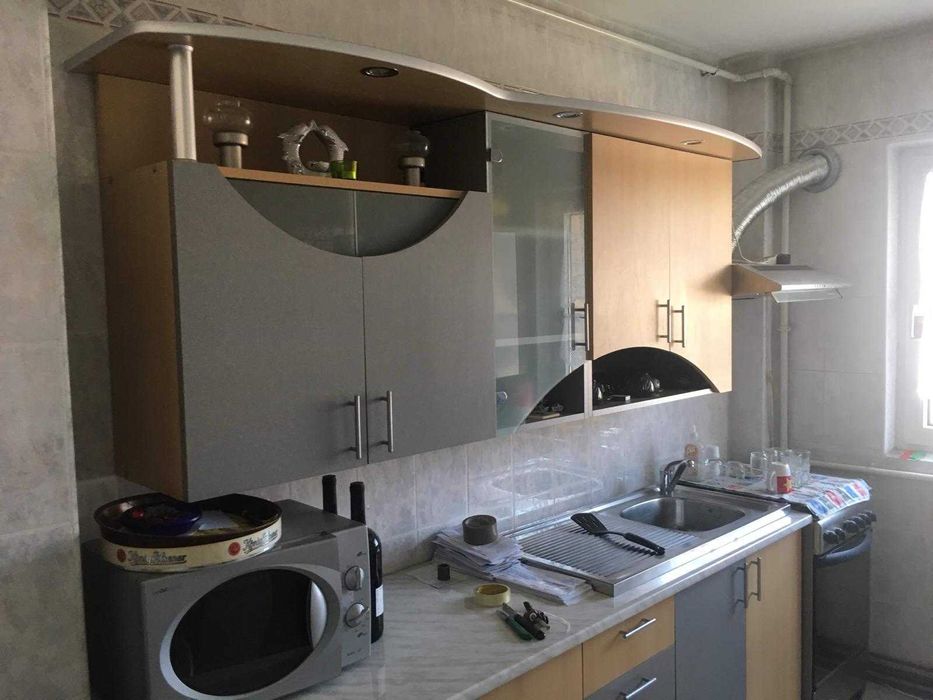 Apartament de inchiriat 2 camere Racadau,parcare inclusa, mobilat