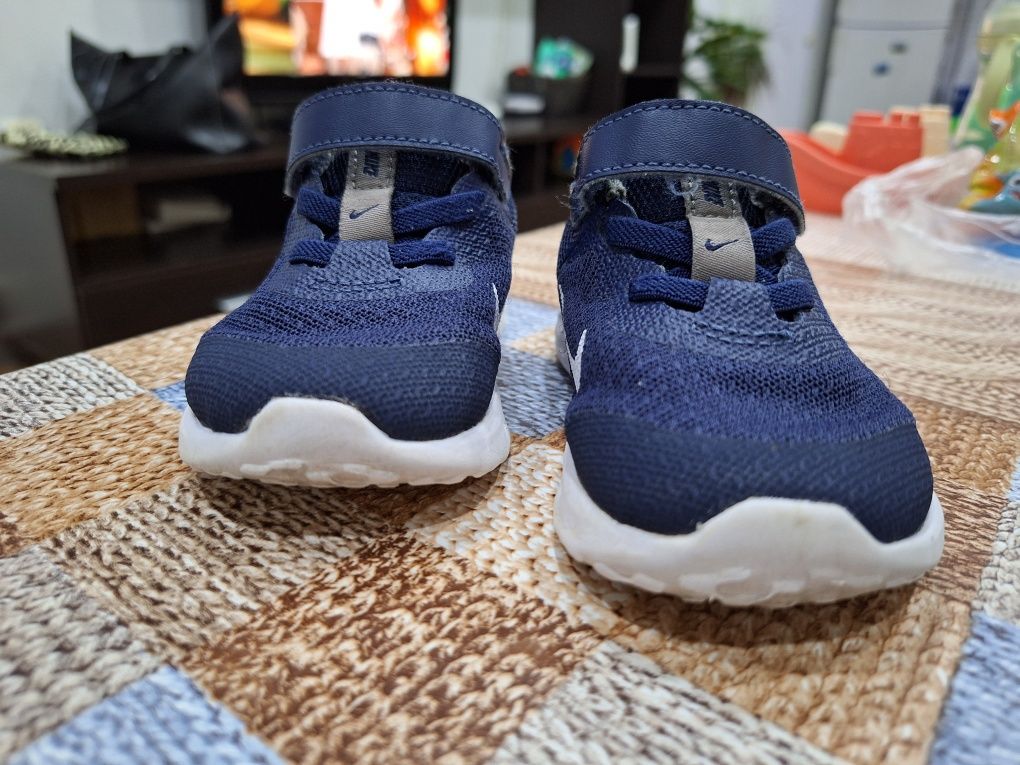 Детски маратонки Nike Revolution 6