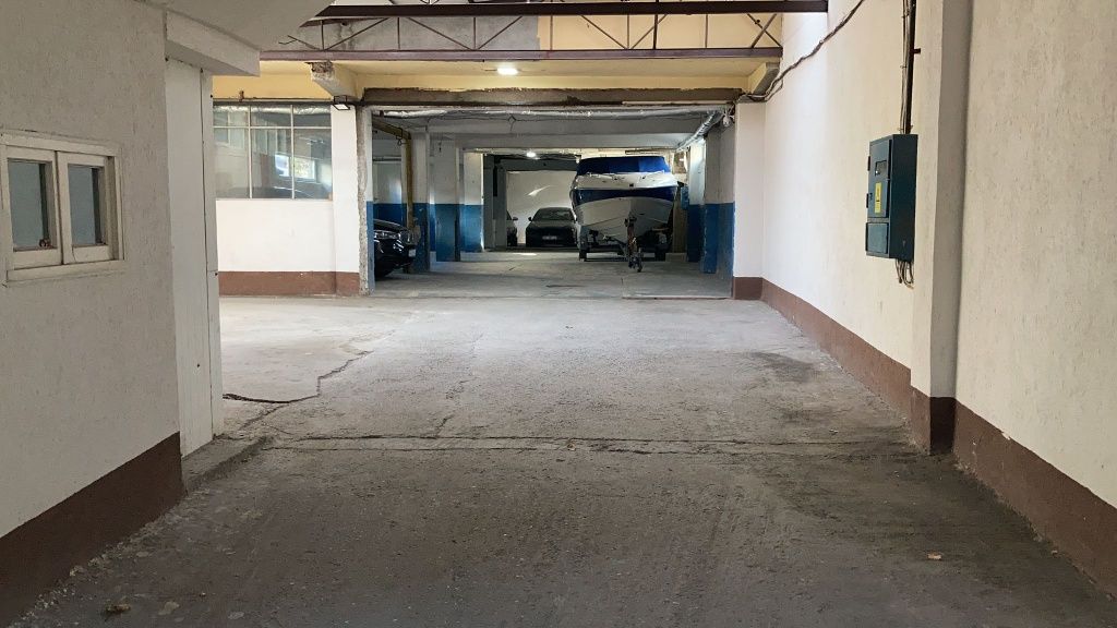 Inchiriez locuri de parcare/garaj in zona Piata Concordiei