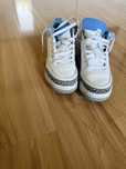 Adidas Nike Jordan.
