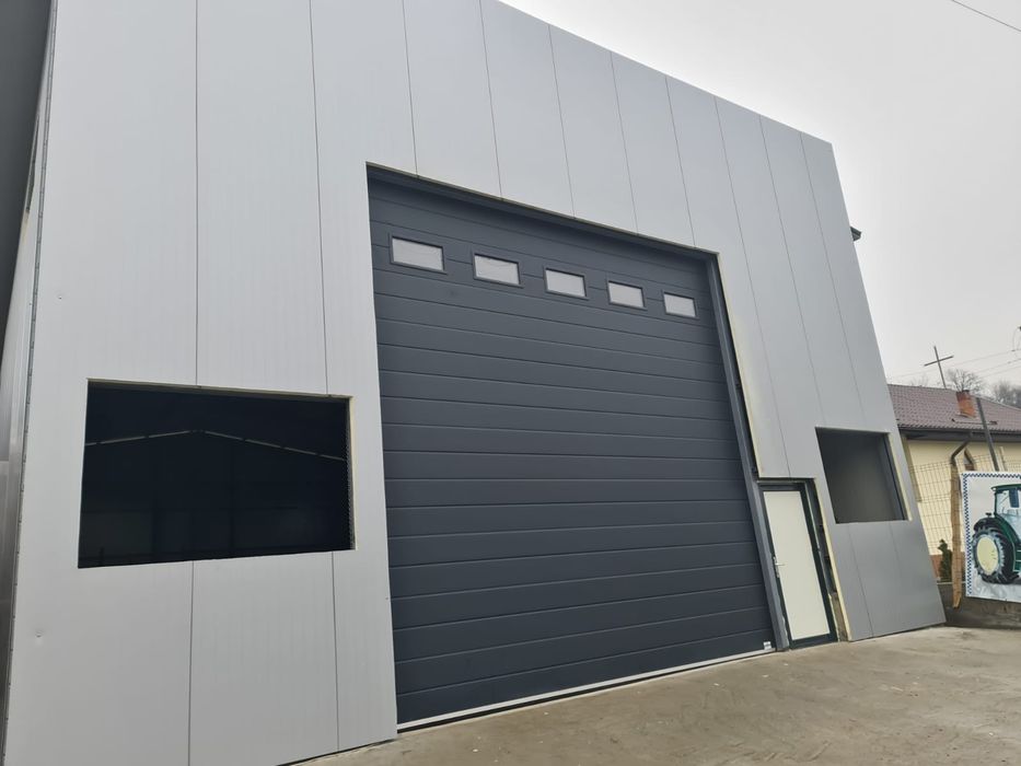 Vând hala metalică la comanda in velita cu panov sevis  cu usi culisan