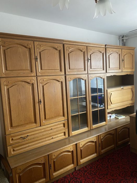 Vand mobila de  sufragerie + o comda telwvizor din lemn, lungime 4 m,