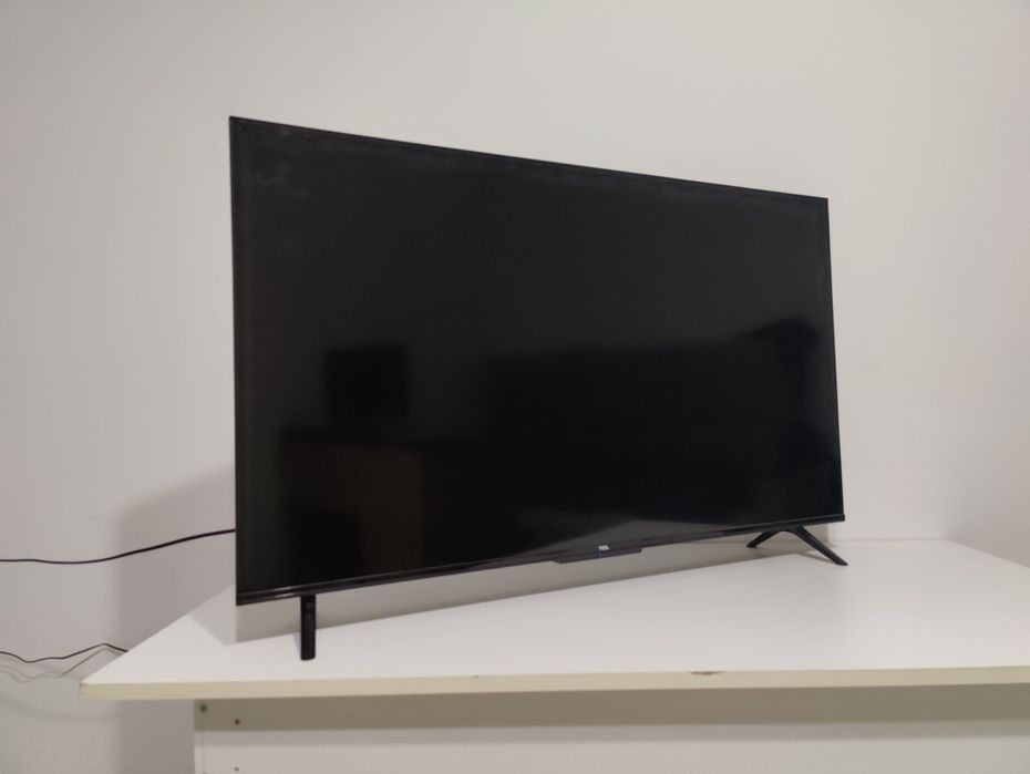 Продам телевизор tcl