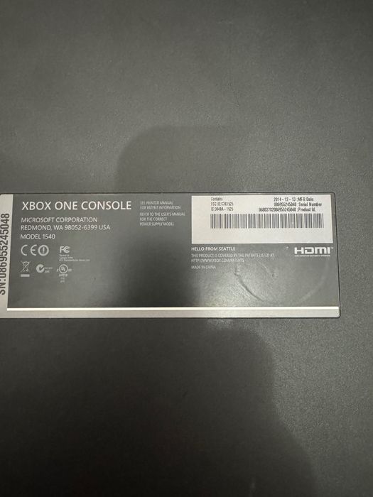 XBOX ONE с 2 безжични джойстика и 15 игри