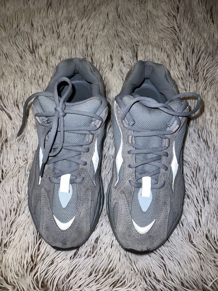 Yeezy 700 v2 Hospital Blue