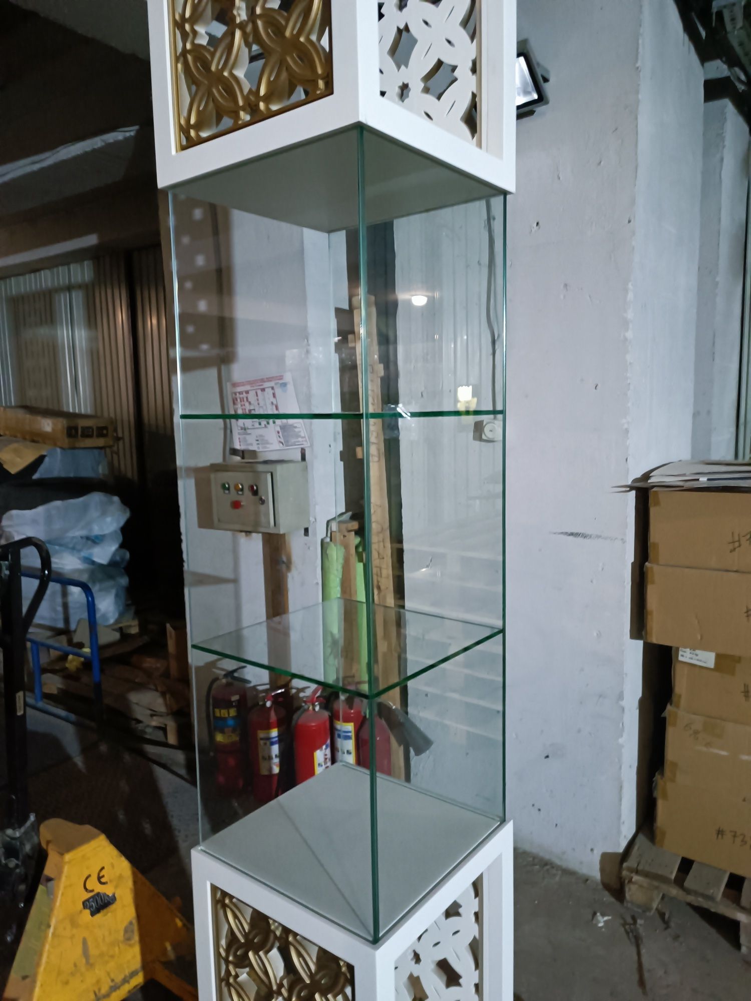 Продам витрины б/у.