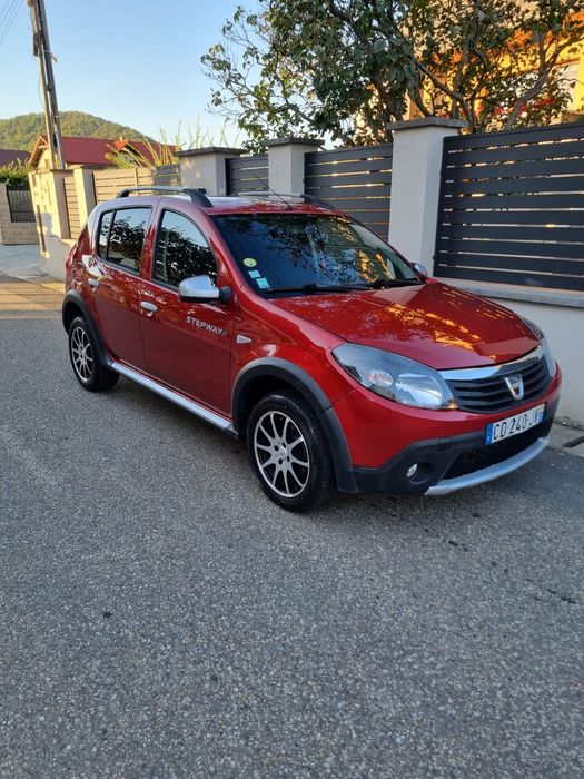 Vând Dacia Sandero Stepway Motor 1.5 DCi an 2012