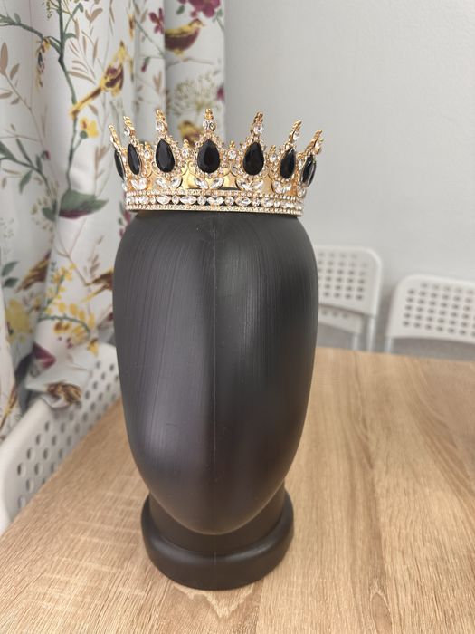 Короны в наличии 6 шт все разные