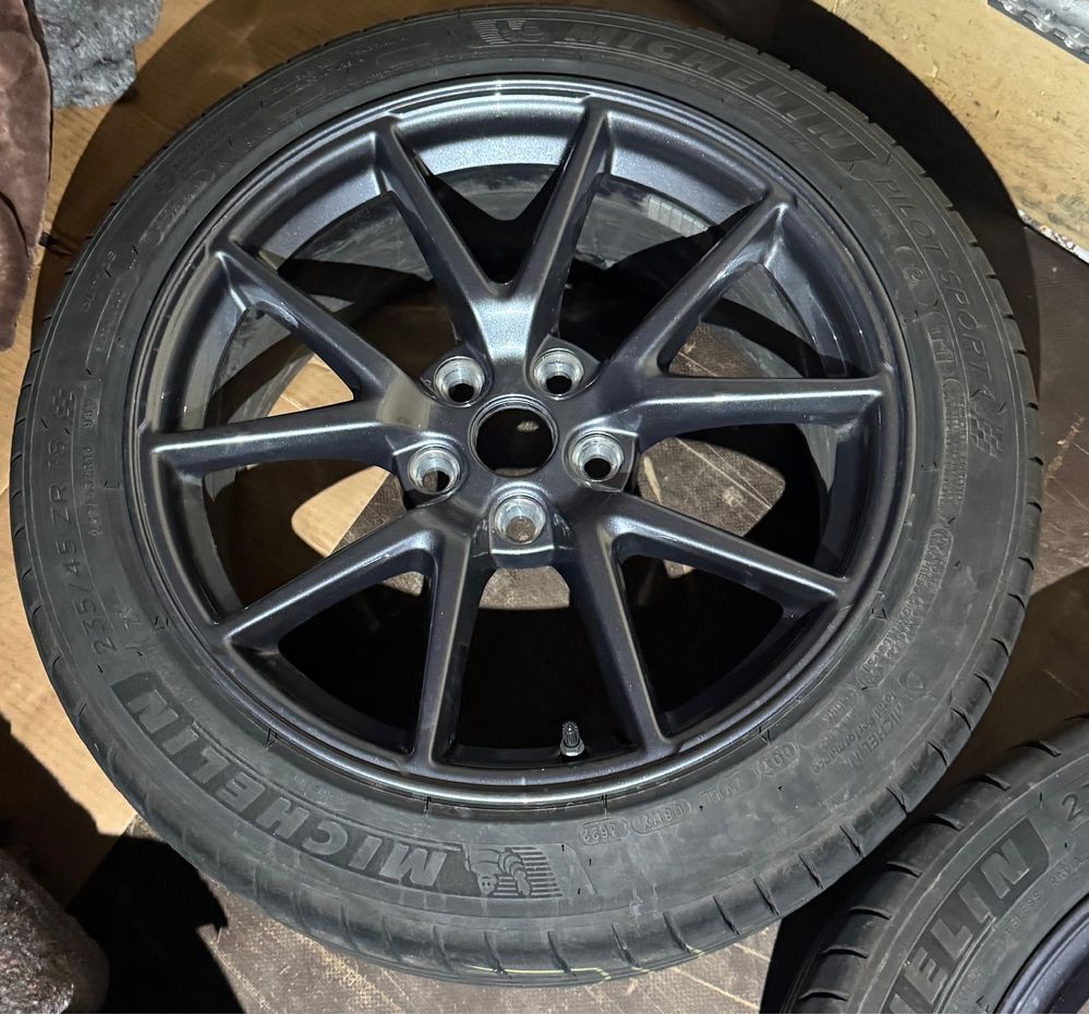 Set complet cauciucuri iarna+ jante originale Tesla Model 3