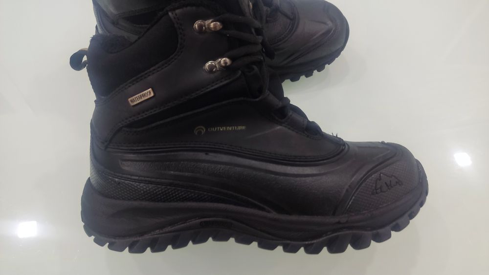 Продам ботинки зимние р 42