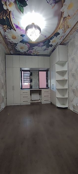 Аэрапорт янги дом 1 хонали 53 кв 1-этаж 6 т ховузи бор евро иккиламчиг