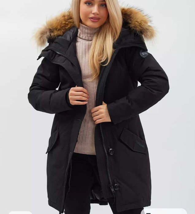 Продам теплую новую (не ношена) парку, производство Канада, размер 42