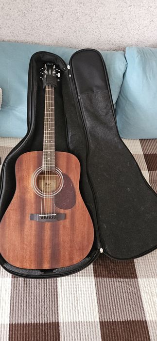 Гитара новая продам в отличном состоянии