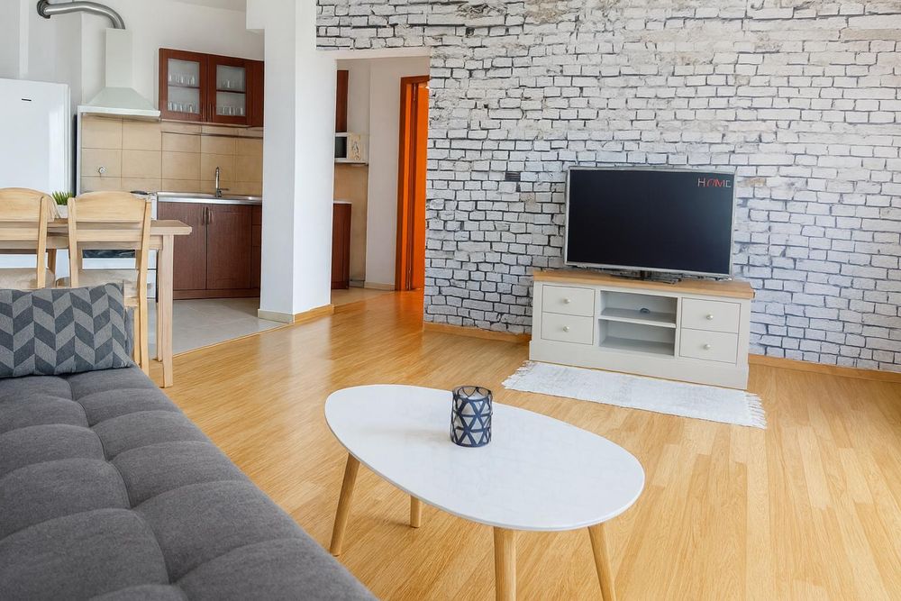 Дава се под наем Тристаен апартамент в Пловдив, Тракия - 92 кв.м за 585.48 € - Снимка #1