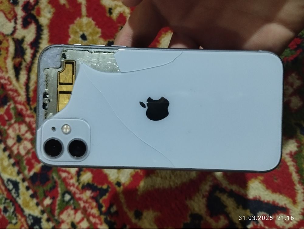 Iphone 11 bor obmen bor faqat redmi 12 pro dan baland samsung s 20 dan