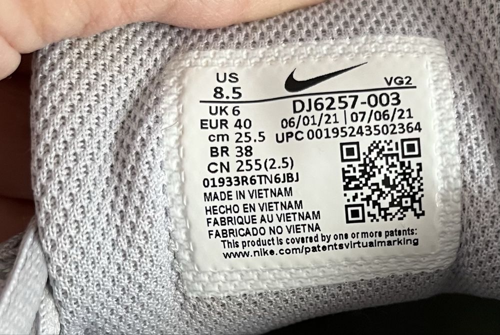 NIKE дамски маратонки 40 размер