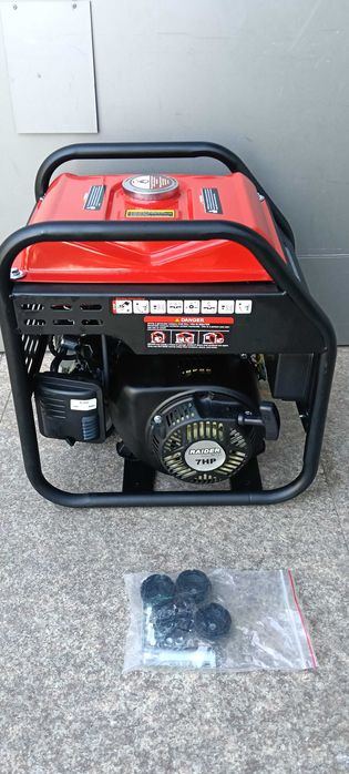 Генератор за ток бензинов 2.8kW/Генератор за ток 4.2kW бенз.инверторен